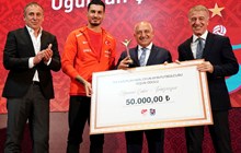 Kaptanımız Uğurcan Çakır, TFF Fair Play Adil Oyun Futbolcu Ödülü'nü kazandı