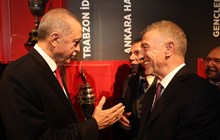 Başkanımız Ahmet Ağaoğlu Cumhurbaşkanımız Recep Tayyip Erdoğan’a yarım kupanın hikayesini anlattı