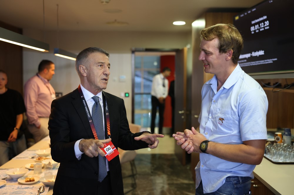 Başkanımız Ahmet Ağaoğlu ve WhiteBIT CEO’su Vladimir Nosov bir araya geldi